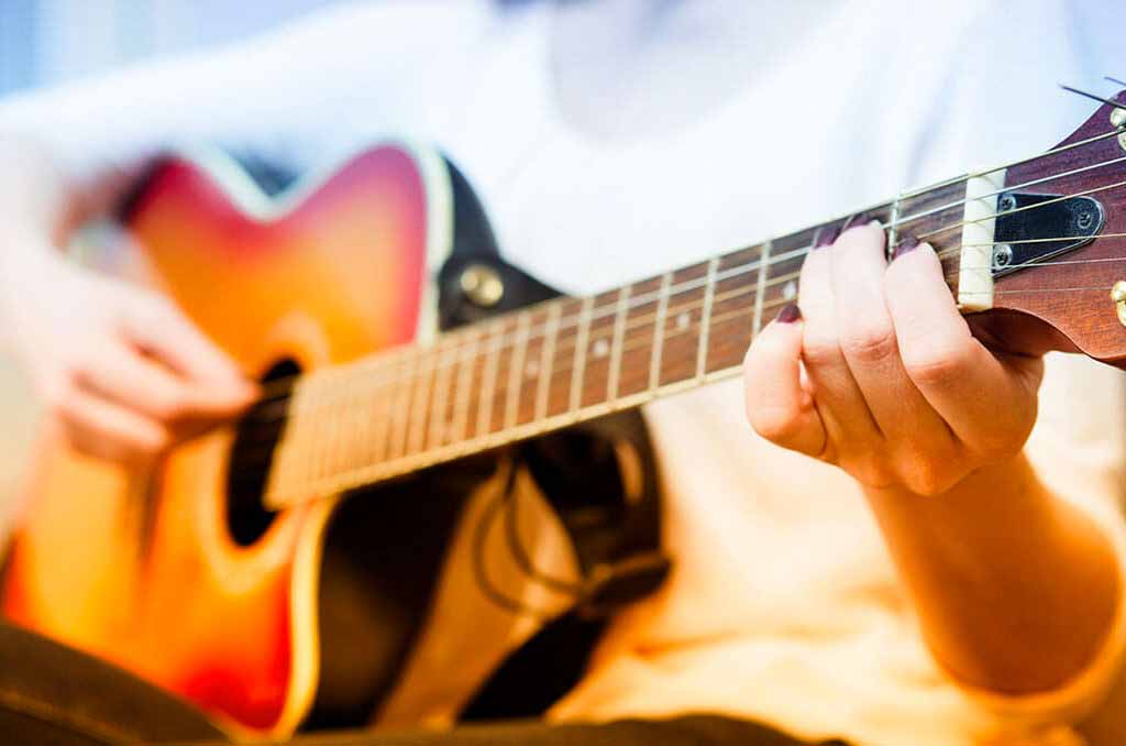 Gitarre-enthalten Gitarre-enthalten